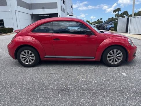 Used 2015 Volkswagen Beetle 1.8T FWD image 2