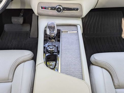 Used 2023 Volvo XC90 B6 Ultimate w/ Protection Package Premier AWD/4WD image 19