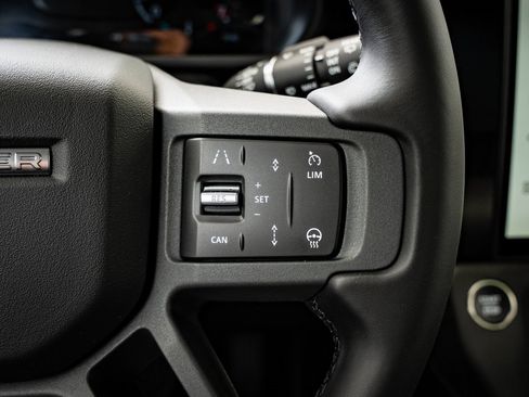 New 2026 Land Rover Defender 110 X-Dynamic SE image 25