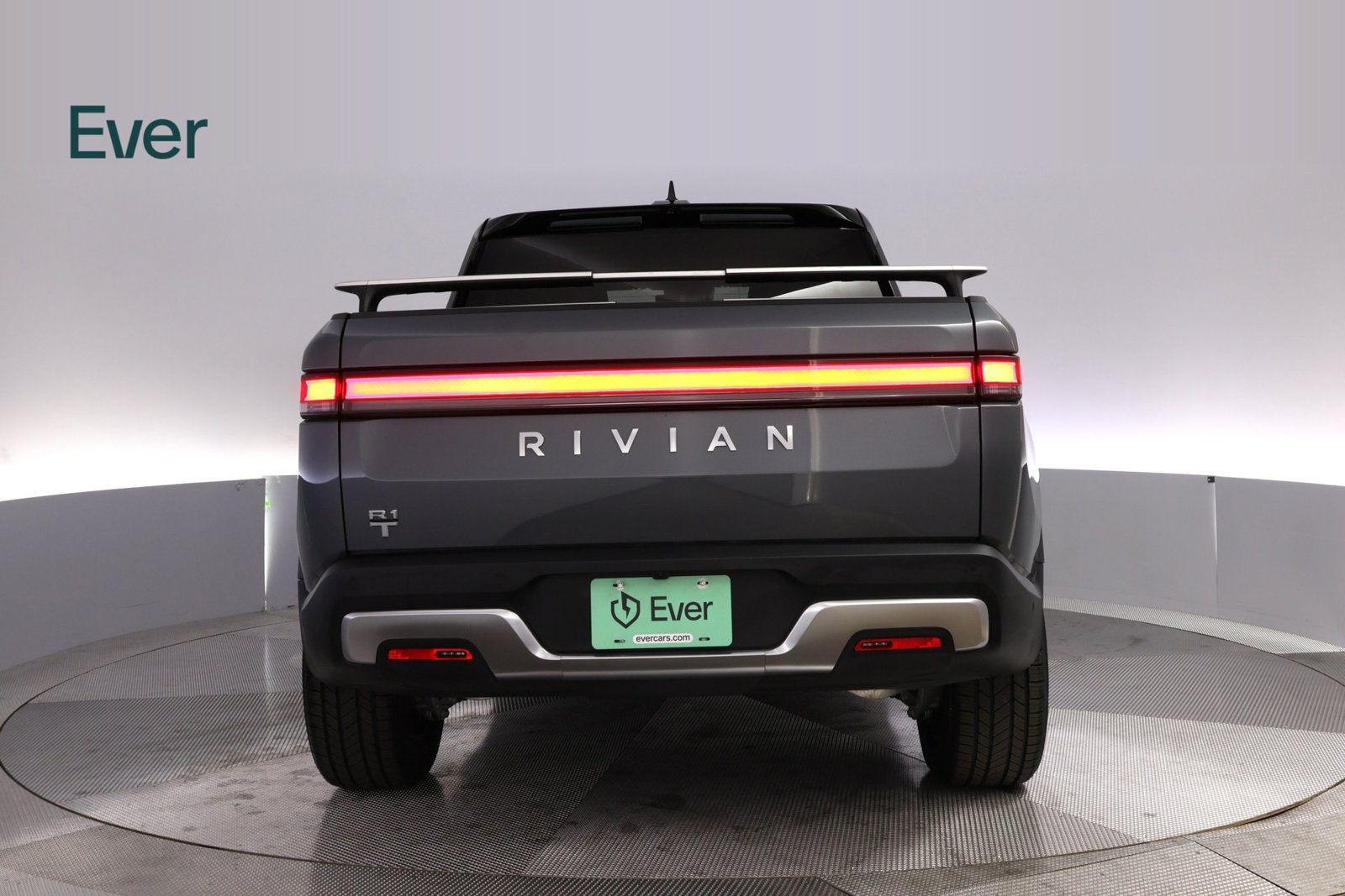 Used 2024 Rivian R1T Adventure Dual AWD/4WD image 15