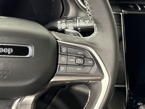 New 2025 Jeep Grand Cherokee Limited image 18