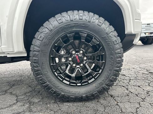 New 2026 GMC Canyon Elevation w/ Convenience Package AWD/4WD image 13