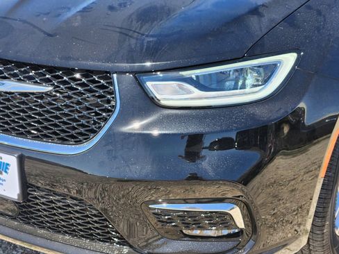 New 2026 Chrysler Pacifica Select image 5