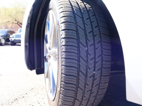 Used 2018 MAZDA MAZDA3 Touring image 6