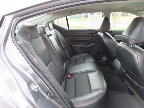 Used 2024 Nissan Altima 2.5 SR FWD image 34