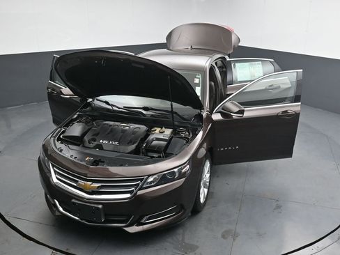 Used 2015 Chevrolet Impala LT w/ Convenience Package image 42