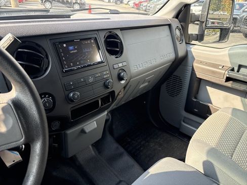 Used 2016 Ford F250 XL w/ Power Equipment Group AWD/4WD image 15