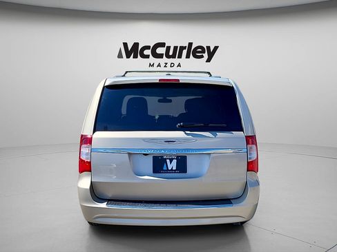 Used 2015 Chrysler Town & Country Touring w/ Driver Convenience Group FWD image 6