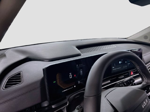 New 2027 Kia Carnival LXS FWD image 9