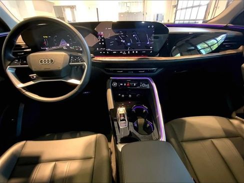 Used 2025 Audi Q5 Premium w/ Convenience Package AWD/4WD image 12