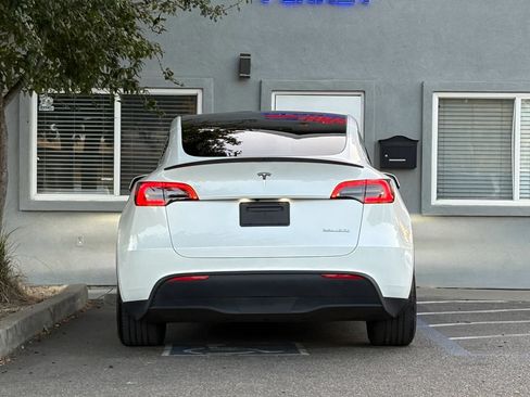 Used 2023 Tesla Model Y Performance AWD/4WD image 6