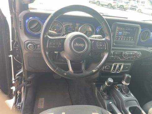 Used 2018 Jeep Wrangler Sport AWD/4WD image 13