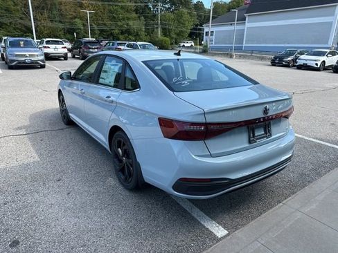 New 2025 Volkswagen Jetta SE image 5