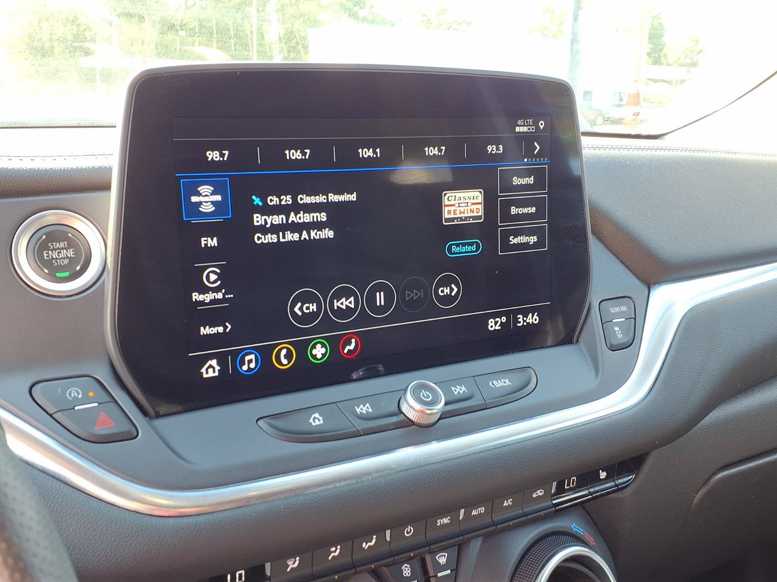Used 2025 Chevrolet Blazer LT FWD image 11
