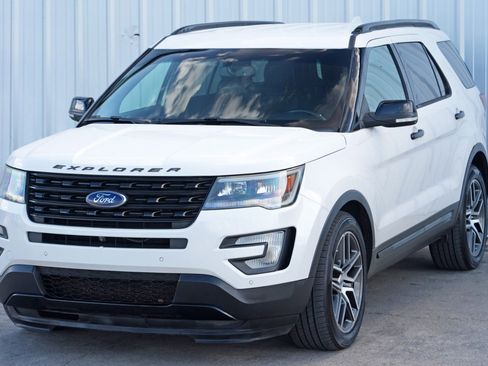 Used 2016 Ford Explorer Sport w/ Equipment Group 401A image 47