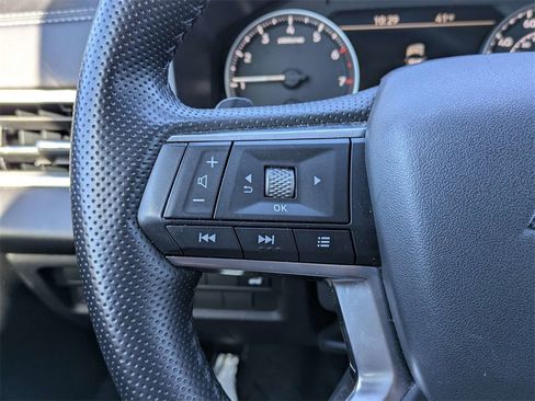 Used 2025 Mitsubishi Outlander SE image 27