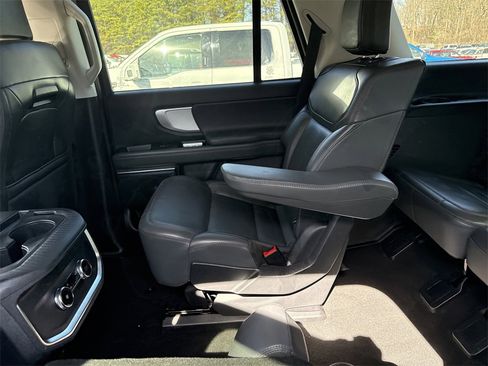 Used 2025 Ford Expedition Active image 16