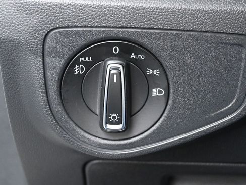 Used 2018 Volkswagen Atlas SEL Premium image 14