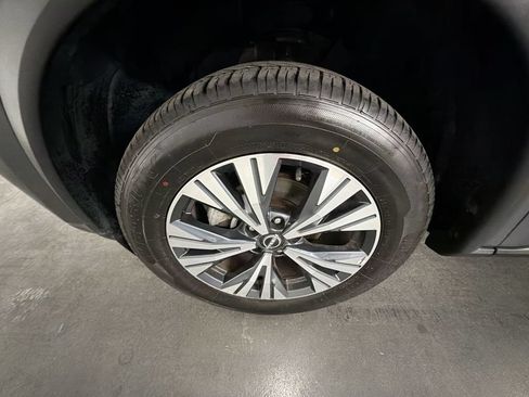 Used 2023 Nissan Rogue SV AWD/4WD image 31