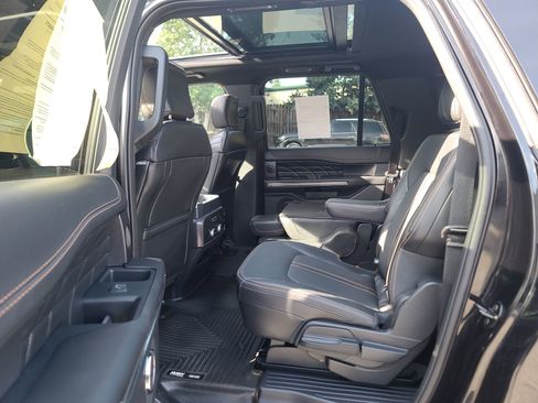 Certified 2023 Ford Expedition Max Platinum image 24