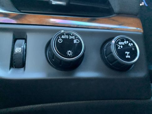 Used 2017 Cadillac Escalade ESV 4WD image 44