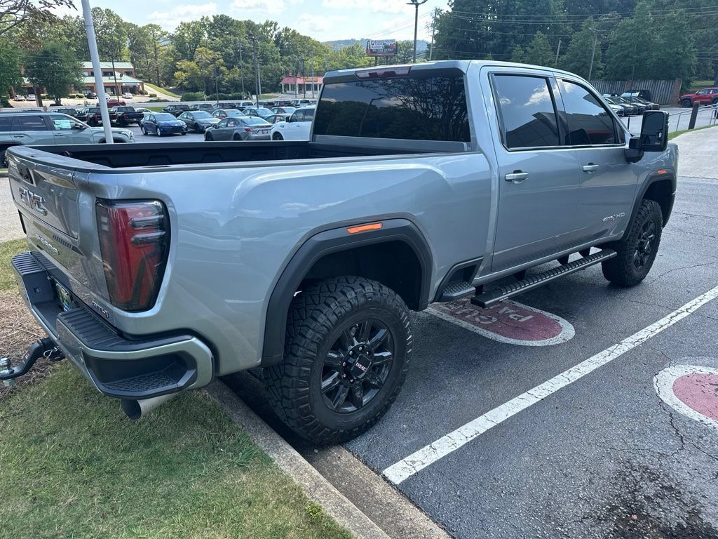 Used 2025 GMC Sierra 2500 AT4 AWD/4WD image 6