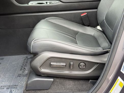 Used 2024 Honda Pilot Elite image 28