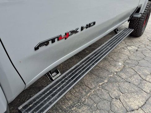 Used 2024 GMC Sierra 2500 AT4X image 17