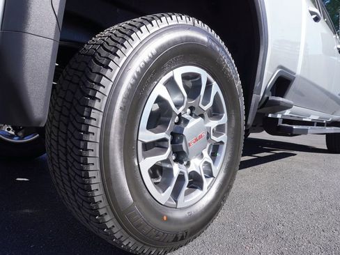 New 2026 GMC Sierra 2500 SLE w/ SLE Value Package; image 6