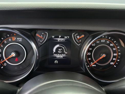 Used 2022 Jeep Wrangler Sport AWD/4WD image 34