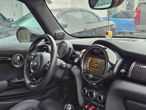 Used 2016 MINI Cooper S image 9