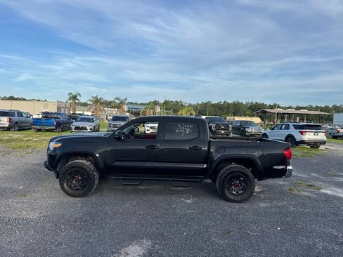 Used 2021 Toyota Tacoma SR5 RWD image 2