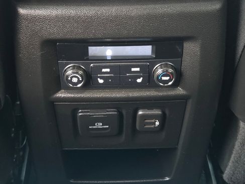 Certified 2022 Chevrolet Traverse Premier w/ Redline Edition image 19