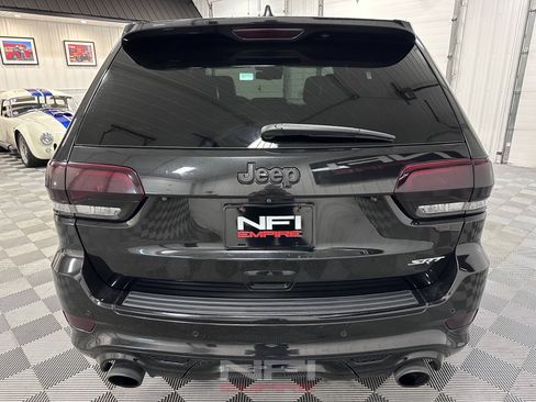 Used 2016 Jeep Grand Cherokee SRT AWD/4WD image 9