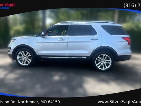 Used 2016 Ford Explorer Limited w/ Equipment Group 301A AWD/4WD image 2
