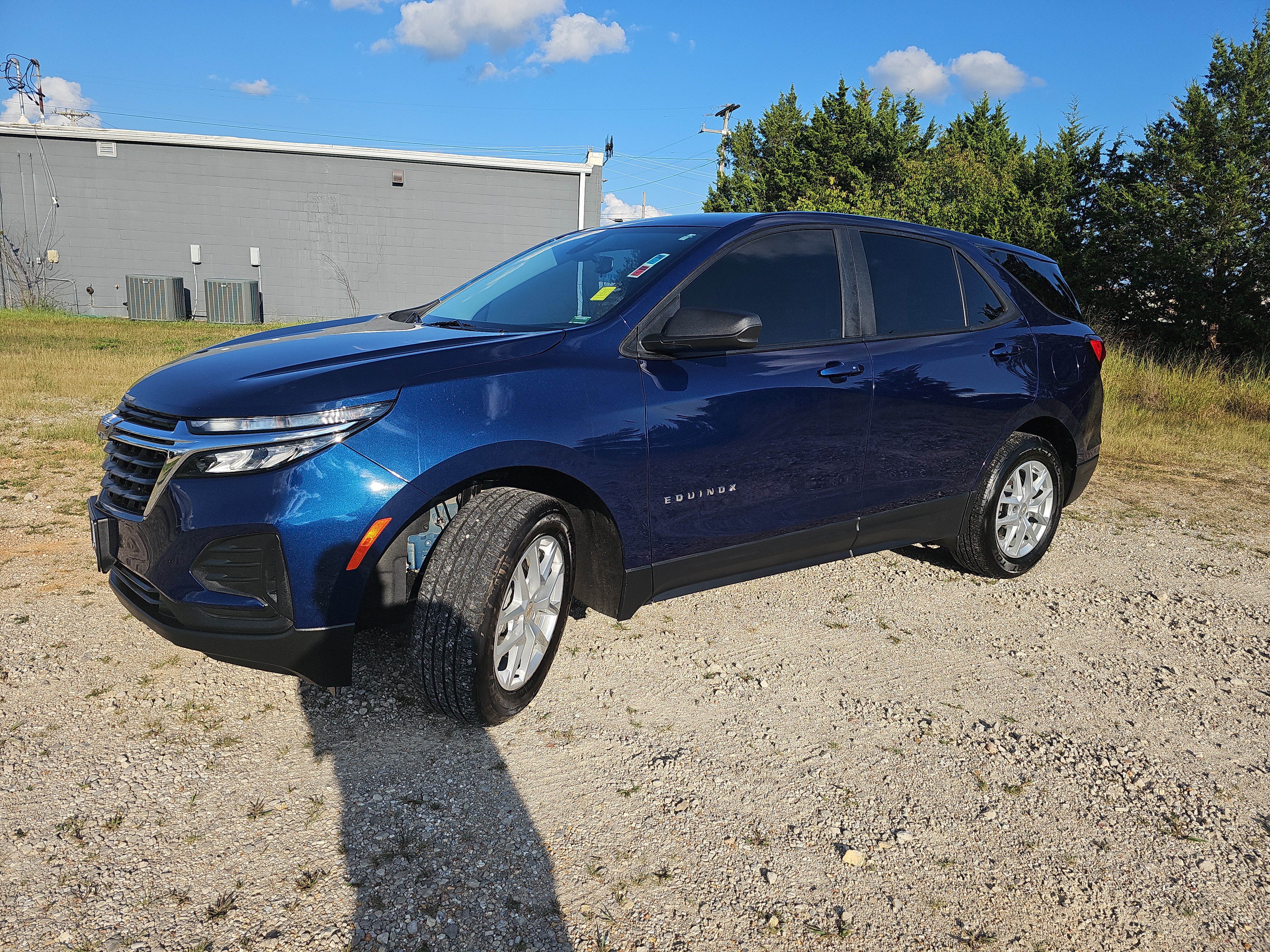 Used 2023 Chevrolet Equinox LS w/ LS Convenience Package AWD/4WD image 8