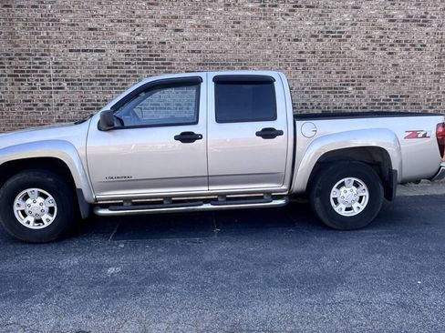 Used 2005 Chevrolet Colorado LS RWD image 2