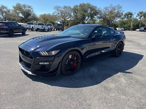 Certified 2021 Ford Mustang Shelby GT500 w/ Technology Package image 3