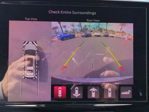 Used 2021 Chrysler Pacifica Touring-L w/ Uconnect Theater Family Group image 23