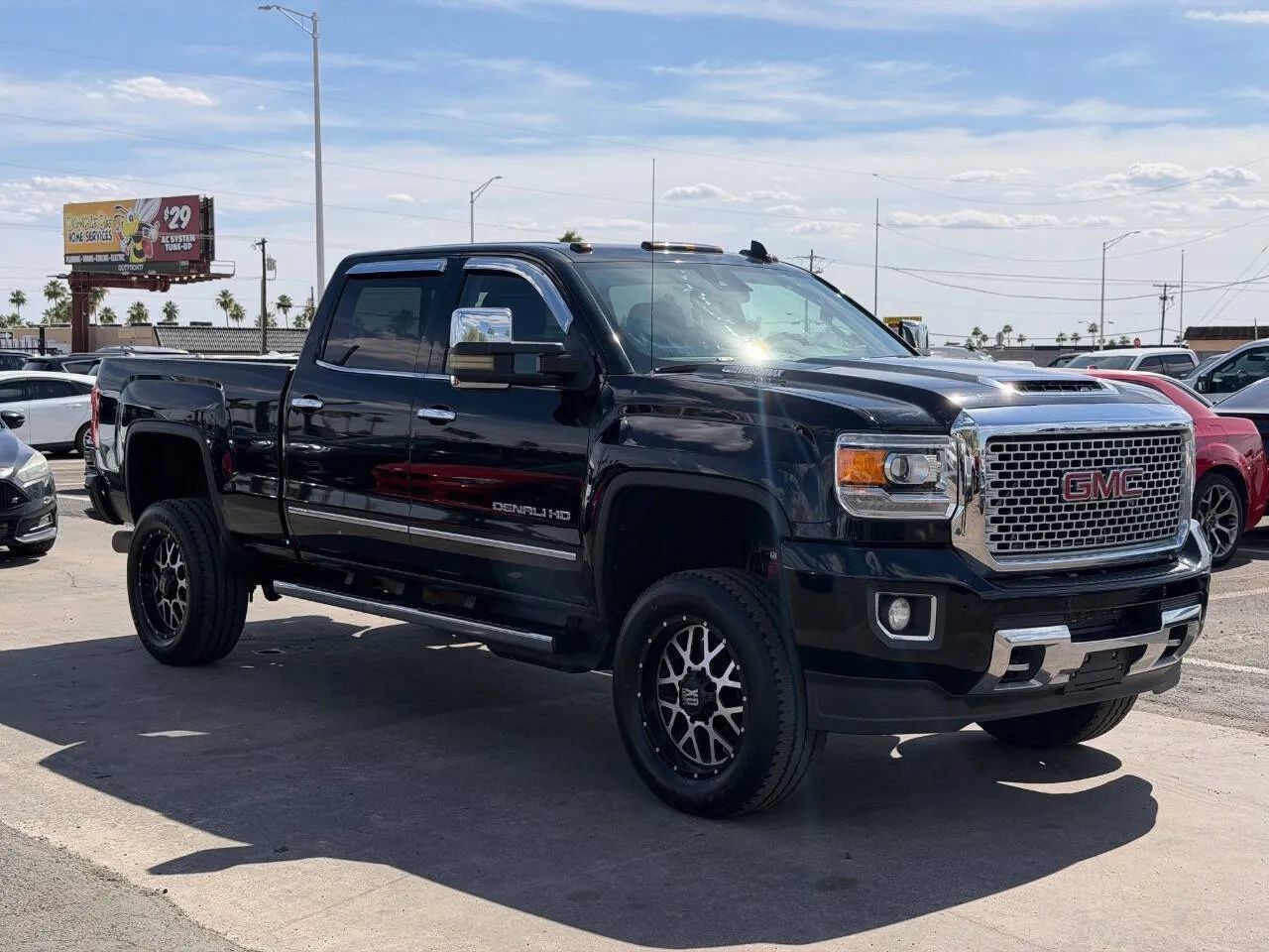 Used 2017 GMC Sierra 2500 Denali w/ Duramax Plus Package AWD/4WD image 15