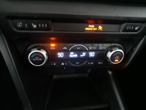 Used 2018 MAZDA MAZDA3 Grand Touring w/ Premium Equipment Package image 23