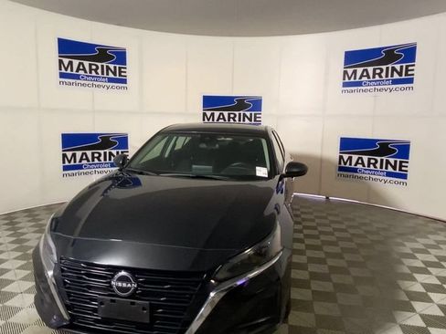 Used 2024 Nissan Altima 2.5 SV FWD image 5