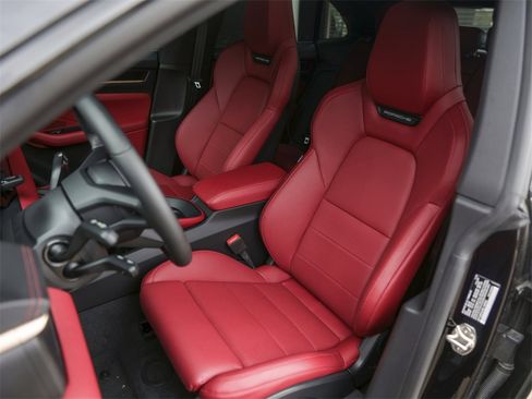 New 2025 Porsche Macan 4S Electric image 5