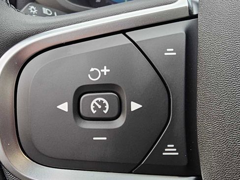 Certified 2025 Volvo XC60 B5 Core w/ Protection Package Premier image 27