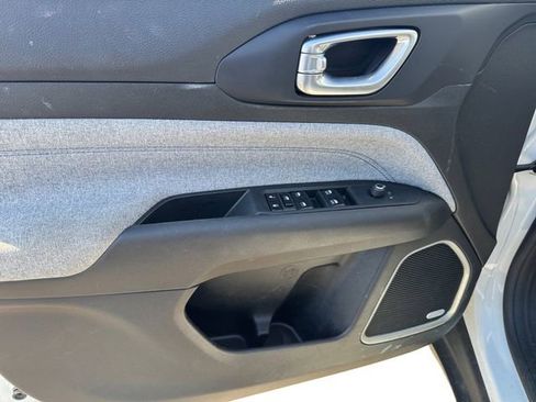 Certified 2022 Jeep Compass Latitude w/ Sun and Sound Group image 11