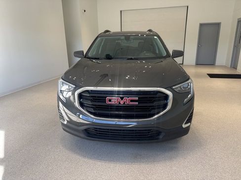 Used 2019 GMC Terrain SLE w/ Driver Convenience Package image 2