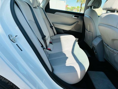 Used 2016 Hyundai Sonata SE FWD image 16