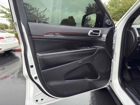 Used 2018 Jeep Grand Cherokee Trailhawk image 35