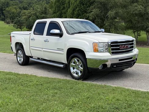 Used 2013 GMC Sierra 1500 SLT w/ SLT White Diamond Edition AWD/4WD image 1