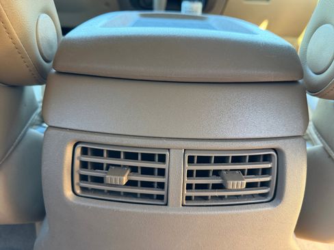 Used 2011 Nissan Armada SL image 32